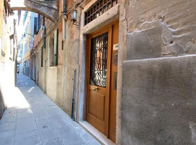 Alloggi Ai Tessitori Otel 2*